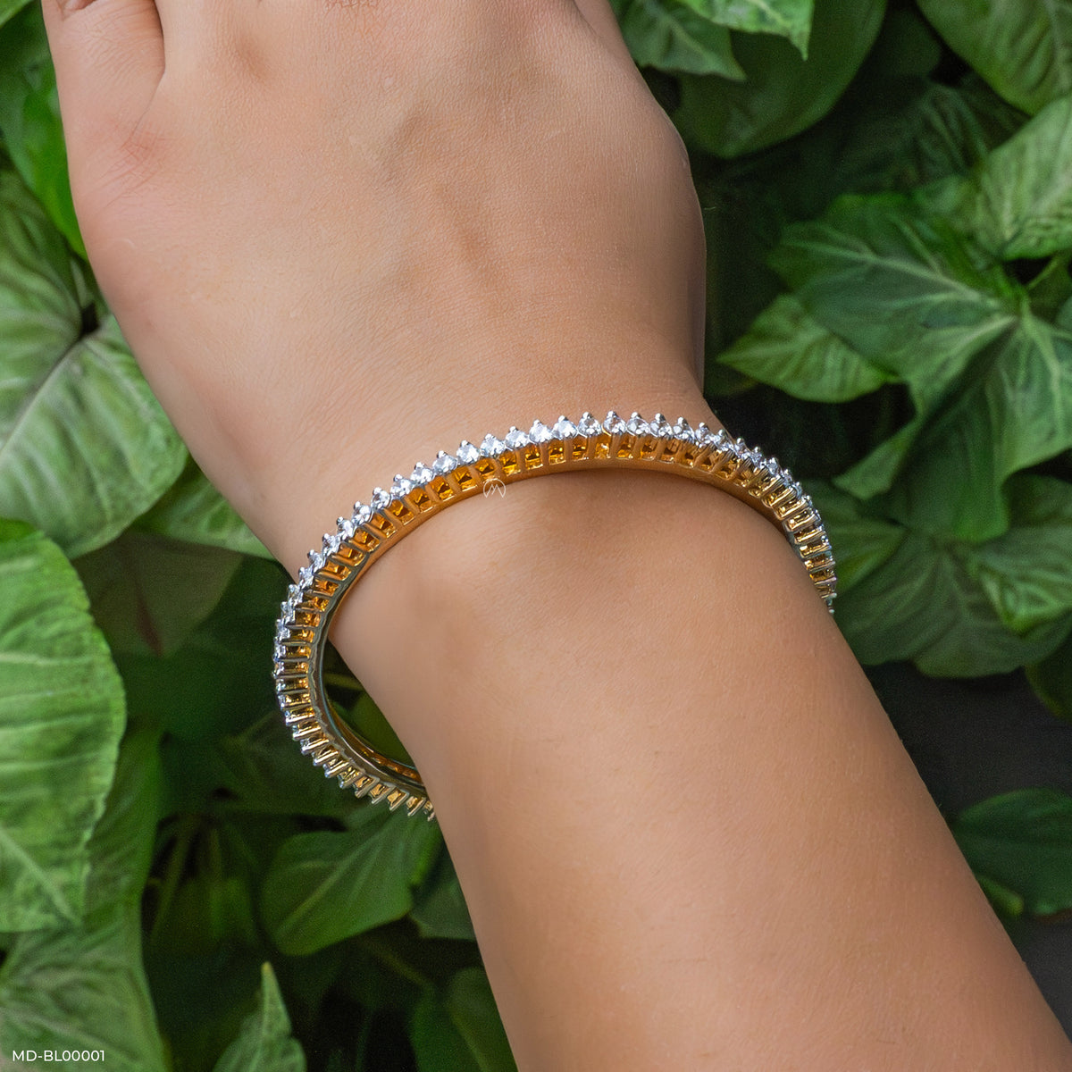 7 Cent Round Dazzle Diamond Bangle