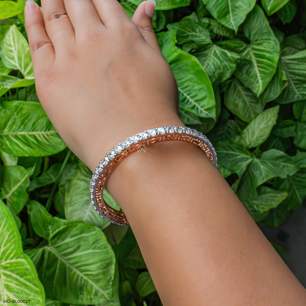 30 Cent Solitaire Single Line Winsome Bangle