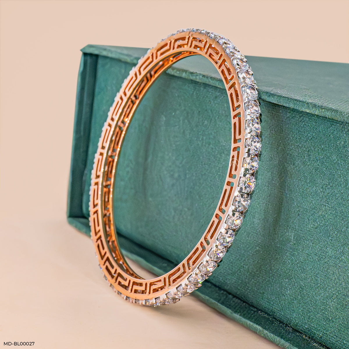 30 Cent Solitaire Single Line Winsome Bangle