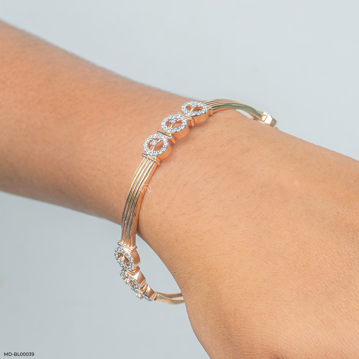 Lustrous Link Diamond Bangle
