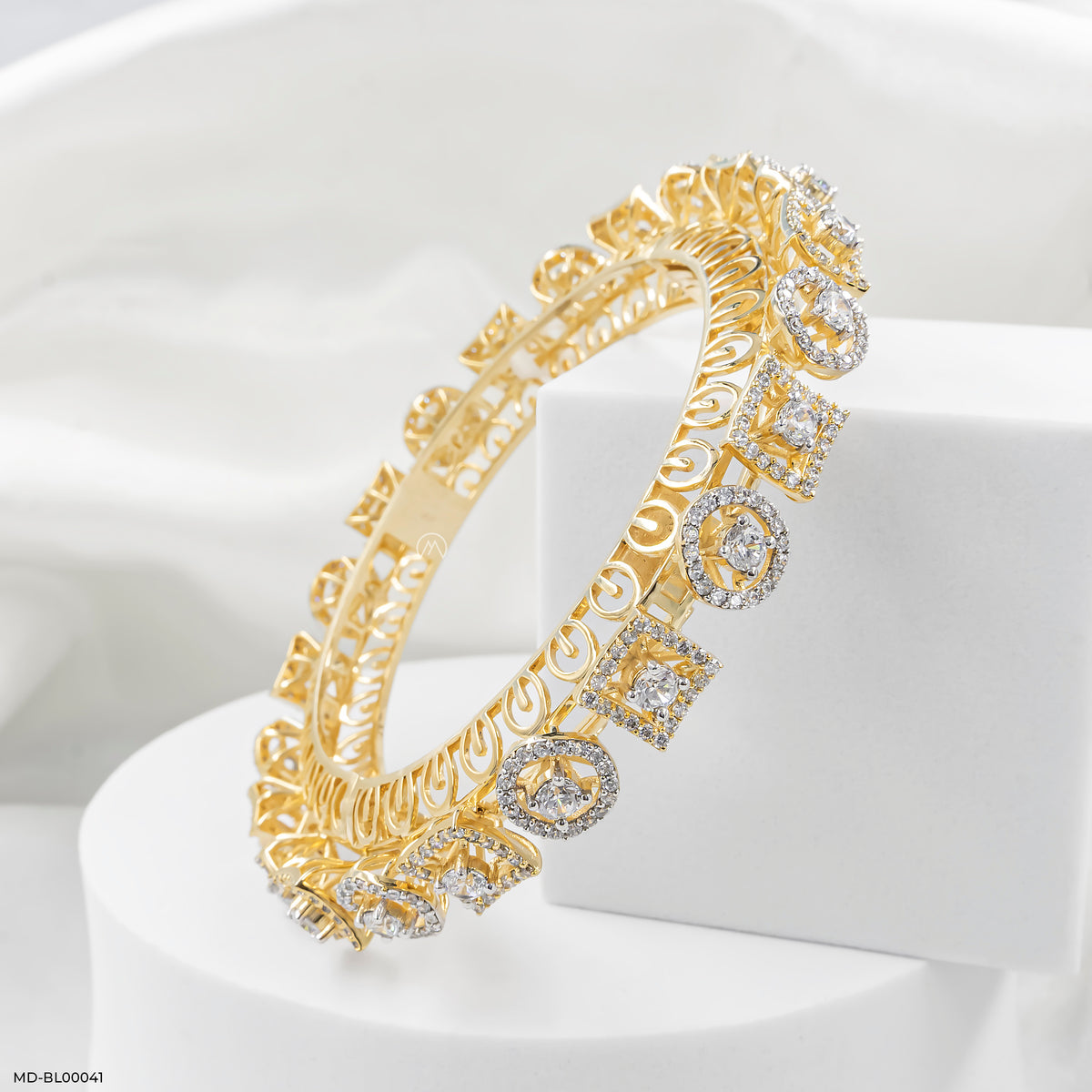 Heritage Halo Diamond Bangle