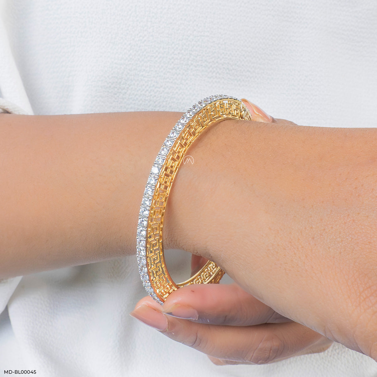 10 Cent Round Regalia Diamond Bangle
