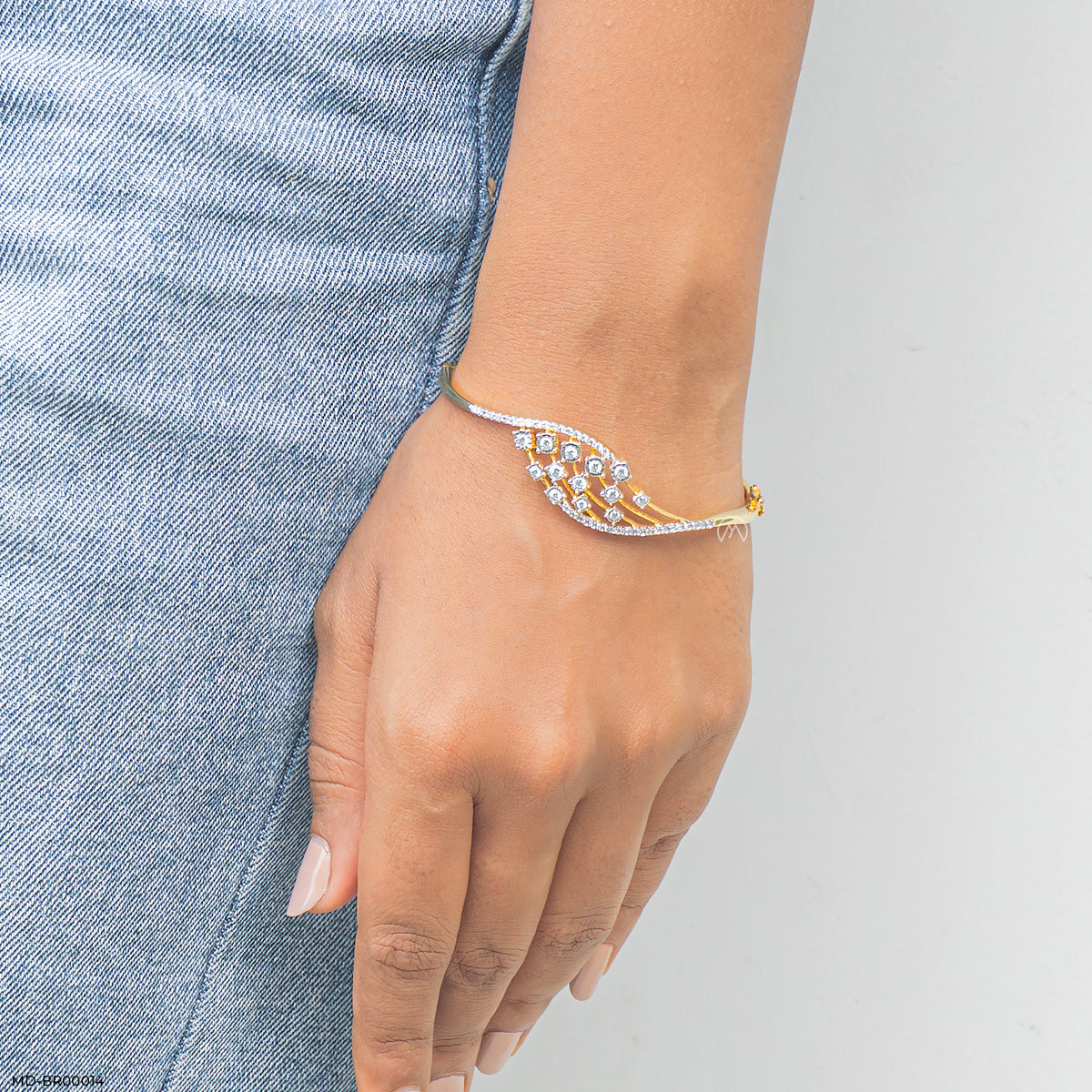 Curvy Graceful Diamond Bracelets