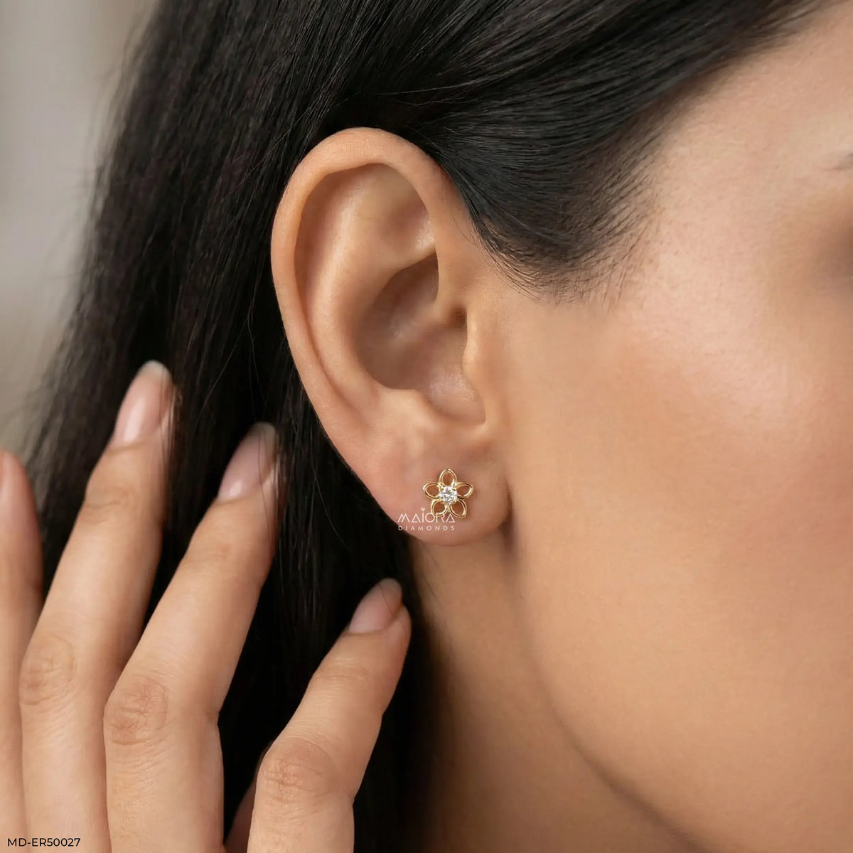 Sparkly Daisy Lab Diamond Stud