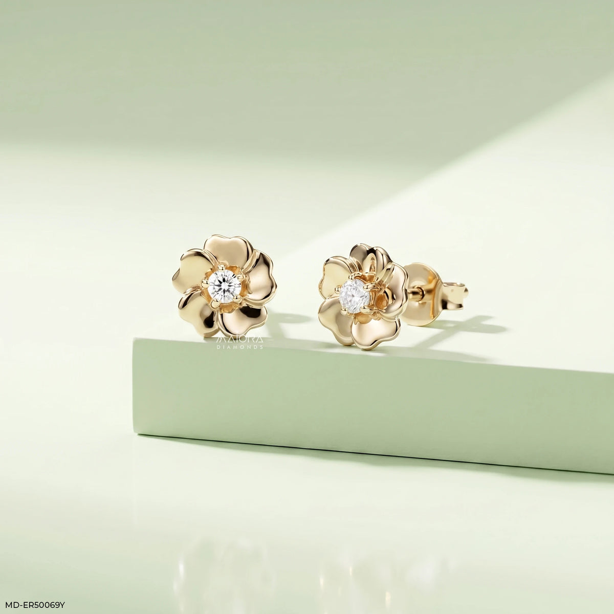 Floral Shaped Diamond Studs Earrings