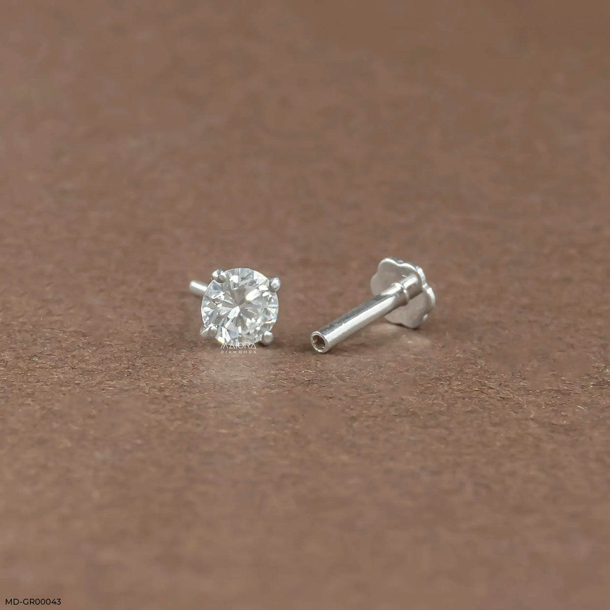Minimalistic Solitaire Diamond Mens Stud