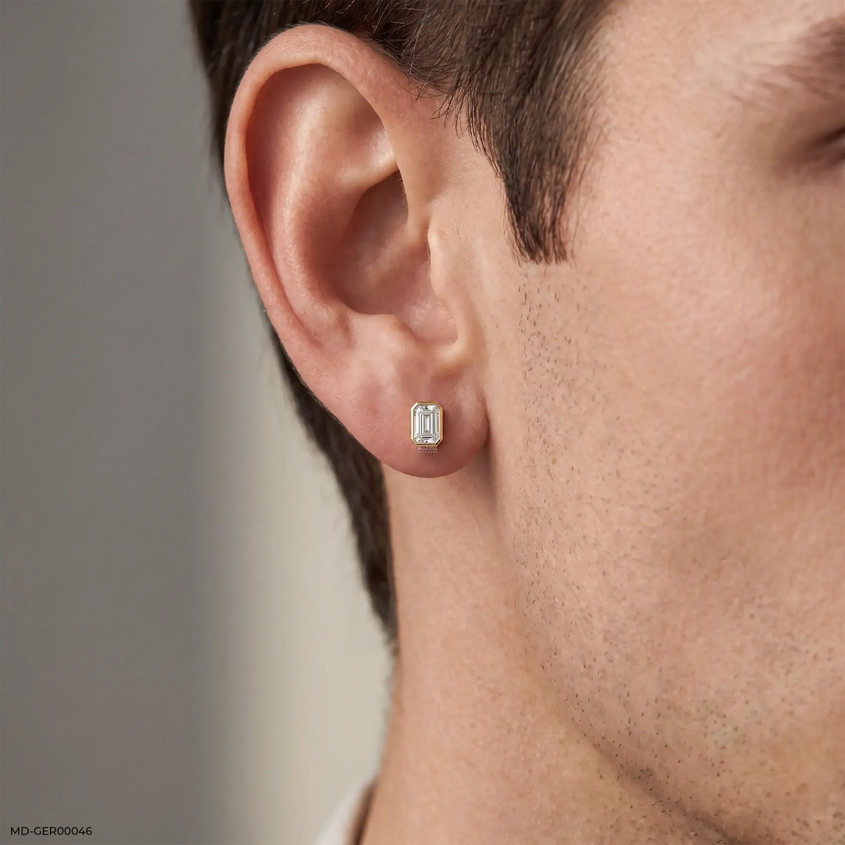 Regent Emerald Solitaire Mens Stud Earring