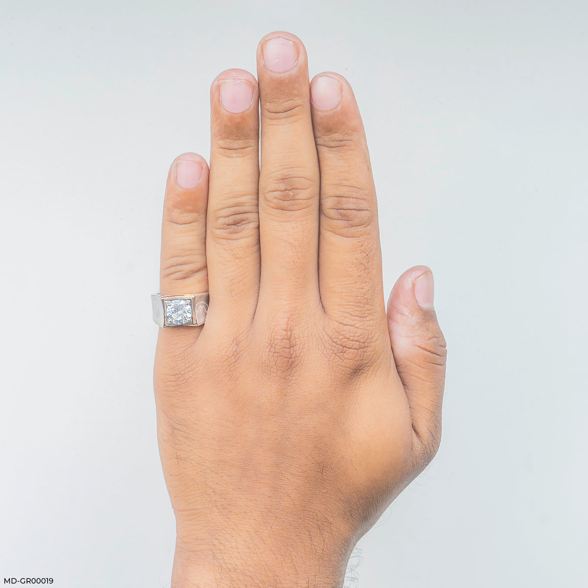 2.5 Carat Modus Solitaire Ring