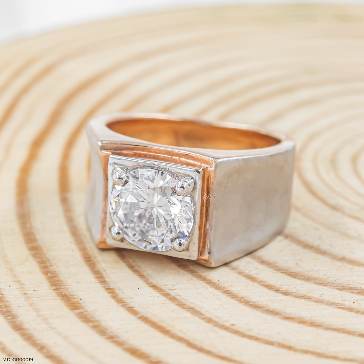 2.5 Carat Modus Solitaire Ring
