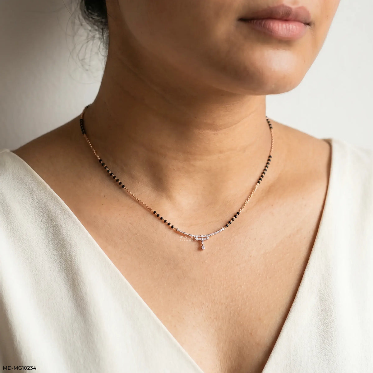 Shiny Liner Diamond Mangalsutra