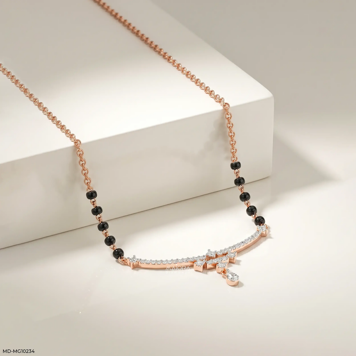 Shiny Liner Diamond Mangalsutra