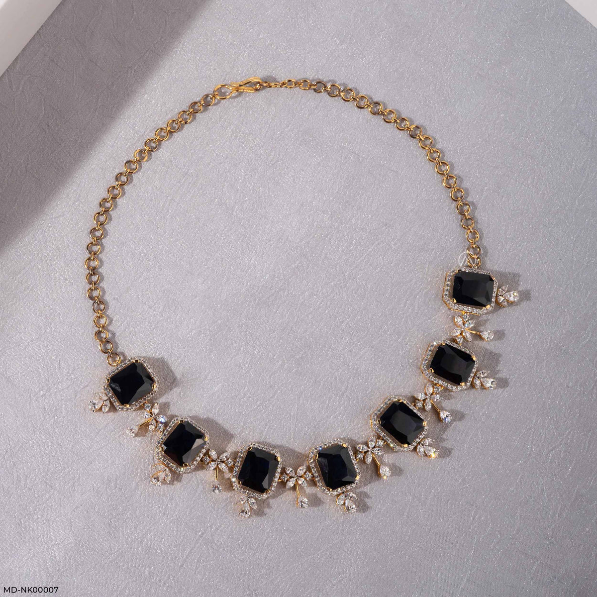 Nestling Emerald Diamond Necklace