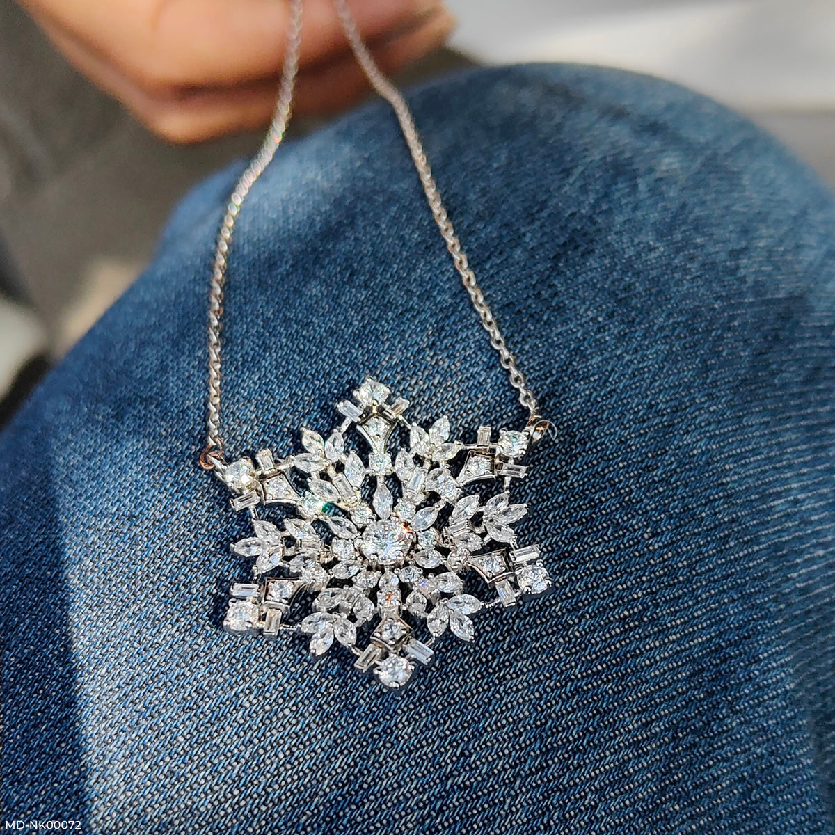 Palm Leaf Glamour Diamond Necklace