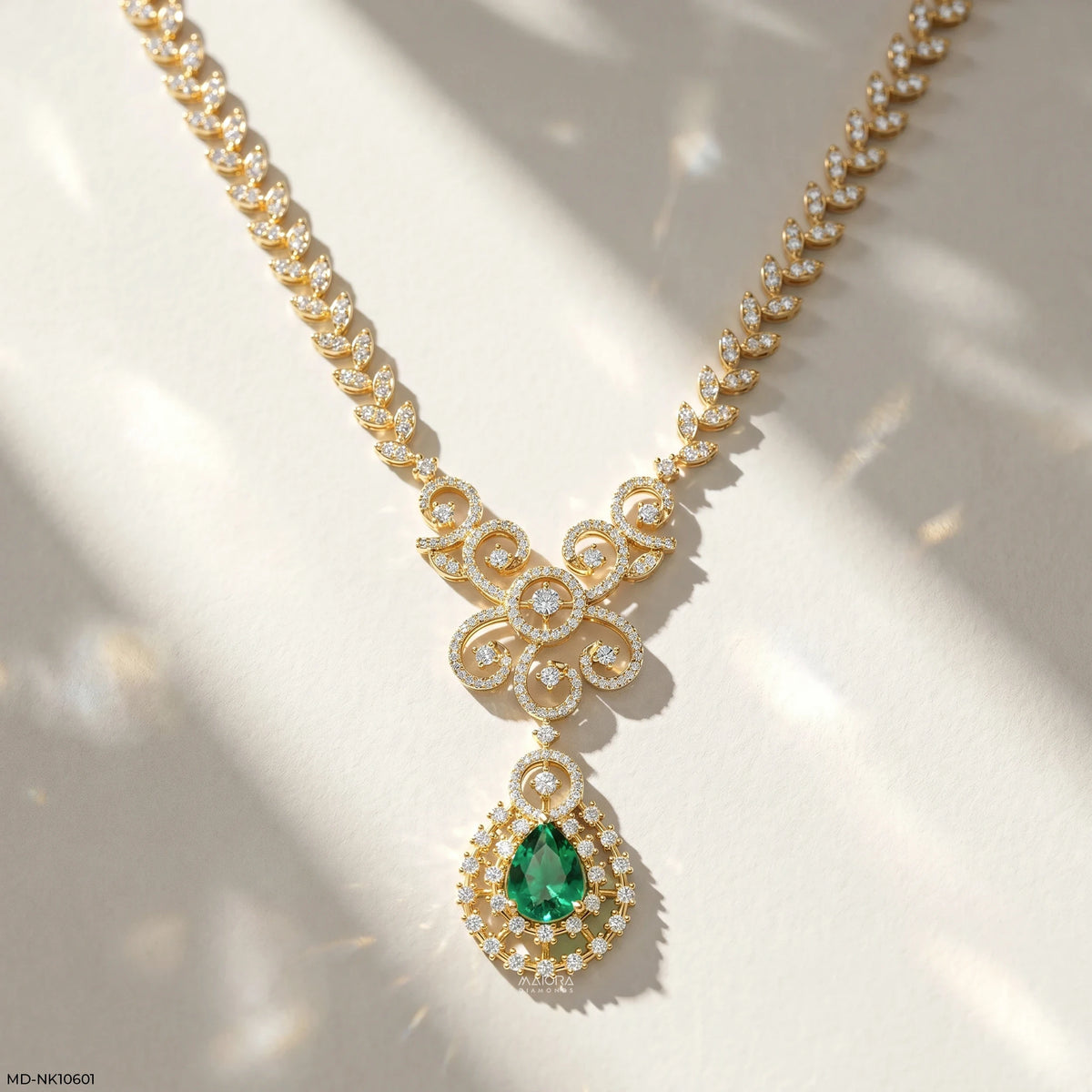 Heritage Emerald Shine Diamond Necklace