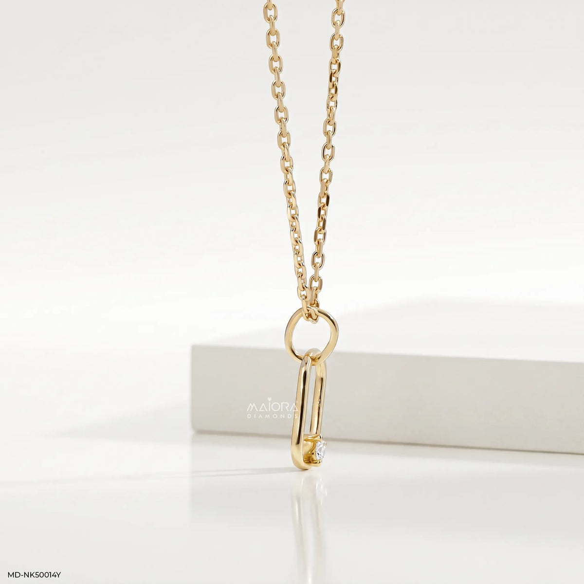 Rectangle Silhouette Round Diamond Necklace