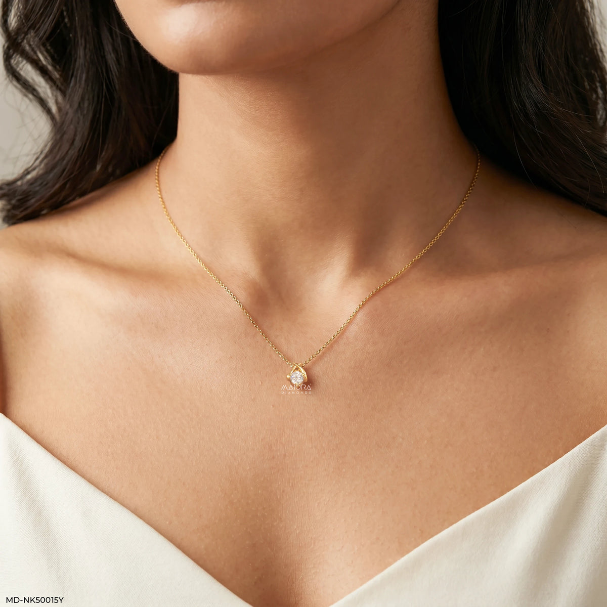 Crisshold Round Solitaire Diamond Necklace