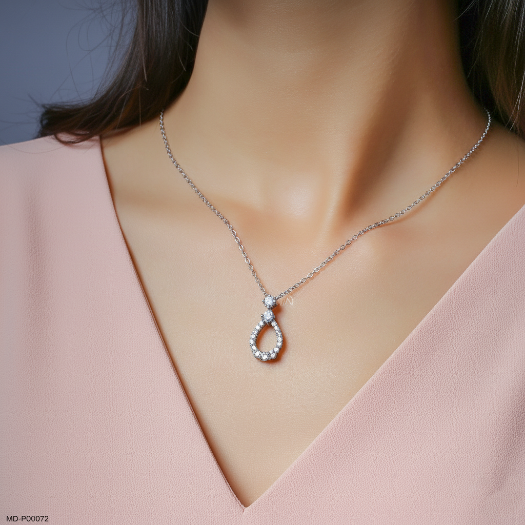 1 Carat Pearluxe Curve pendants