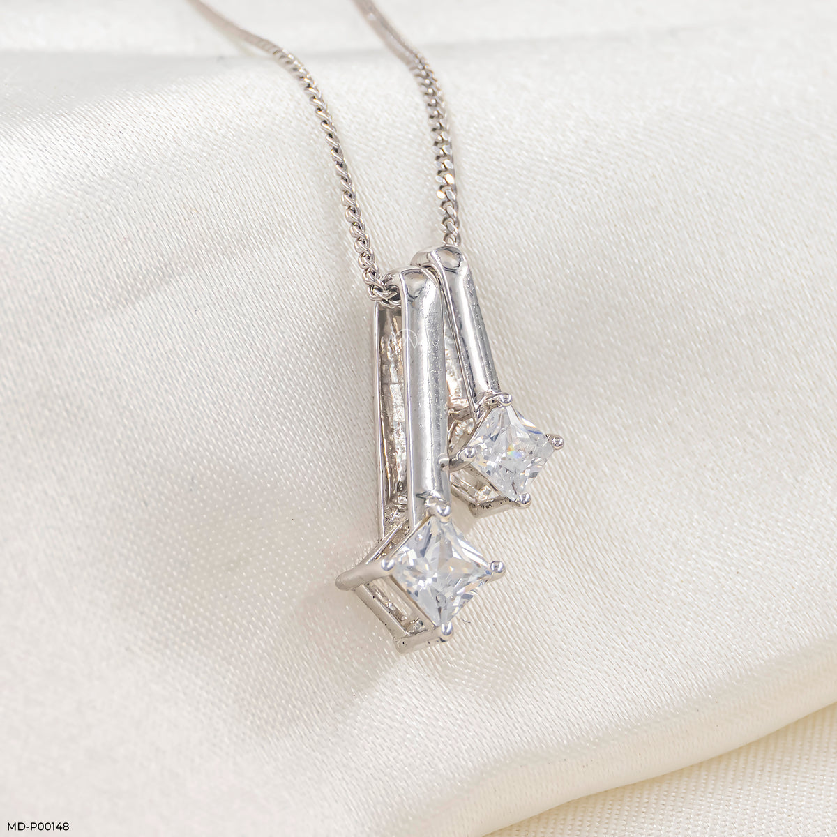 0.50 Carat Mode Pendants