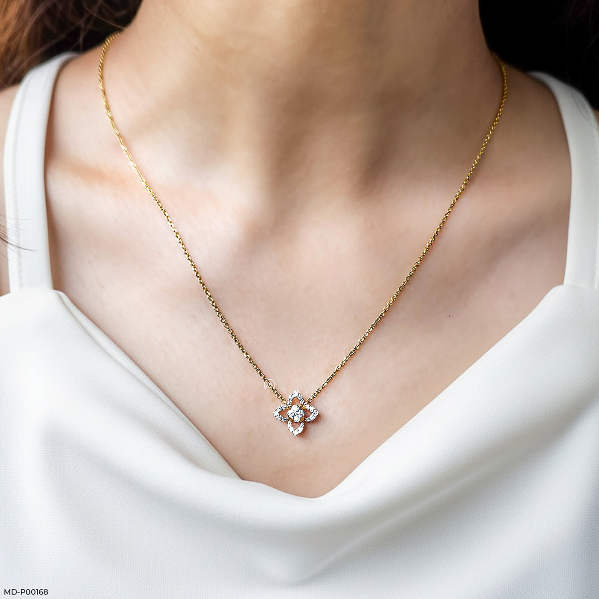 0.30 Carat Four-Petal Diamond Necklace