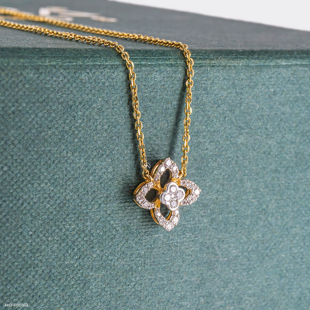 0.30 Carat Four-Petal Diamond Necklace