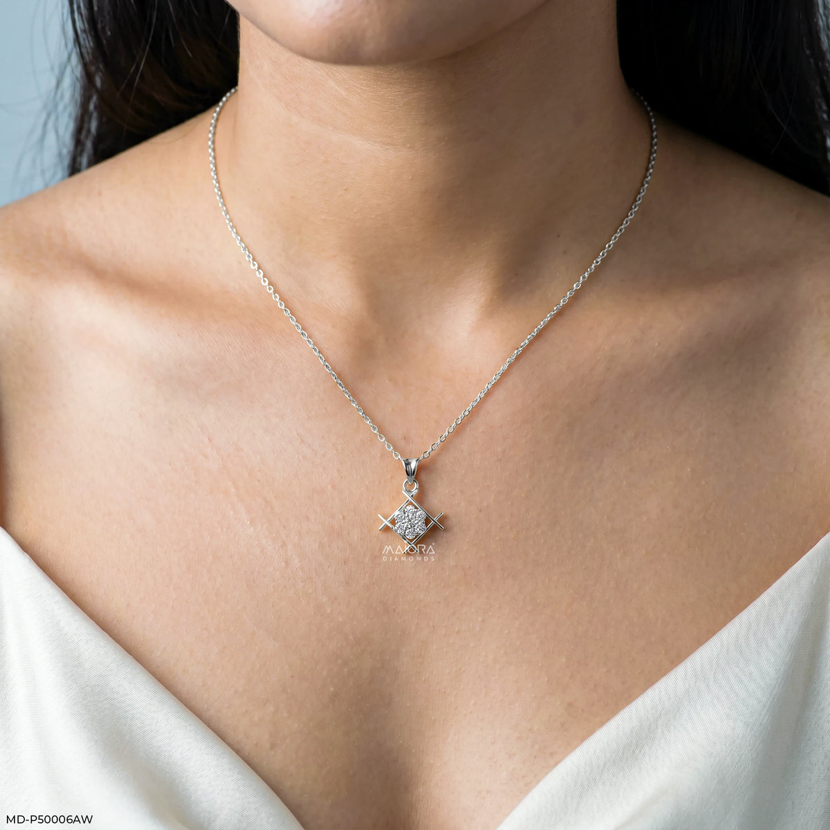 Symmetric Cluster Diamond Pendant