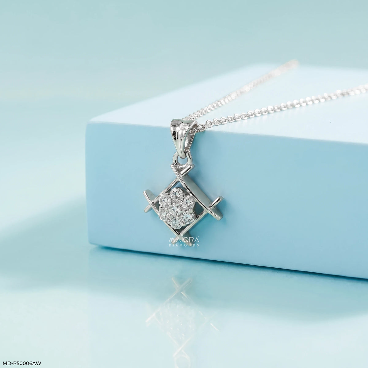 Symmetric Cluster Diamond Pendant