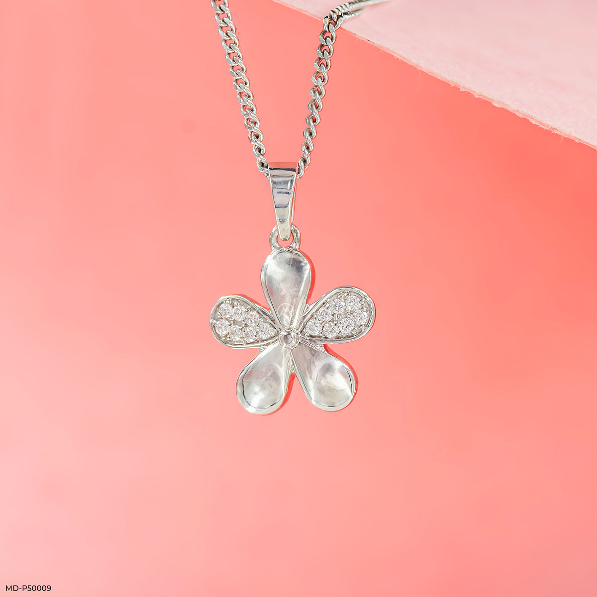Bloom Affair Diamond Pendant