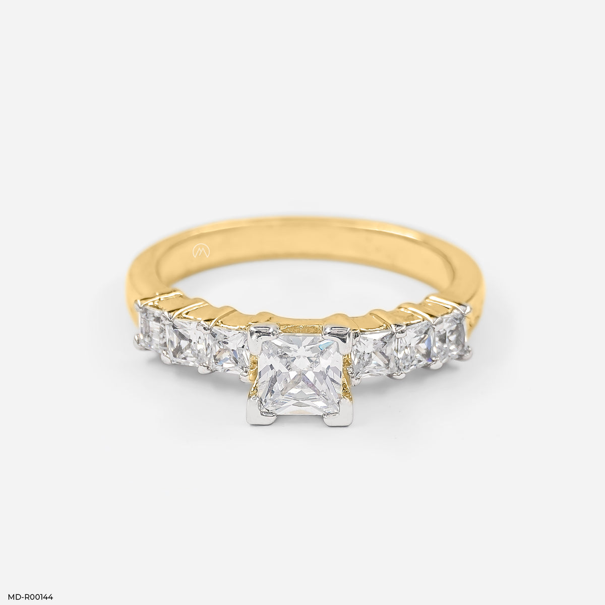 1 Carat Squarebea Diamond Ring