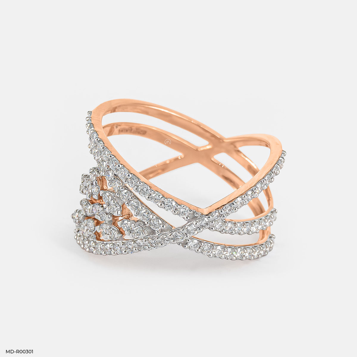Luxurious Diamond Ring