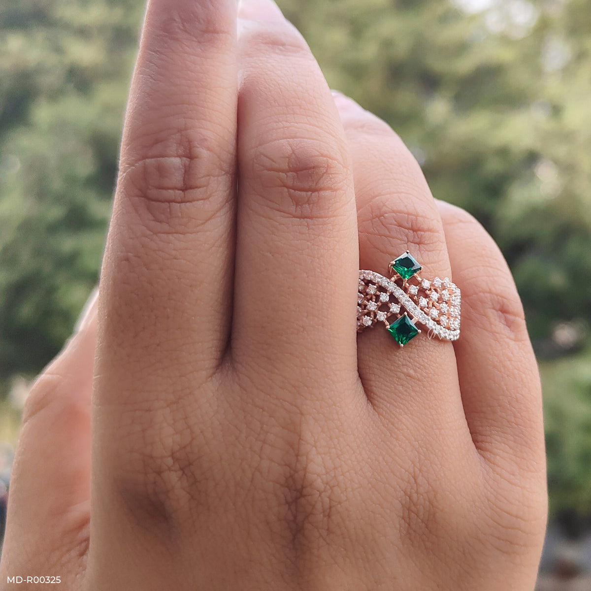 0.5 Carat Criss Cross Green Stone Lab Diamond Ring