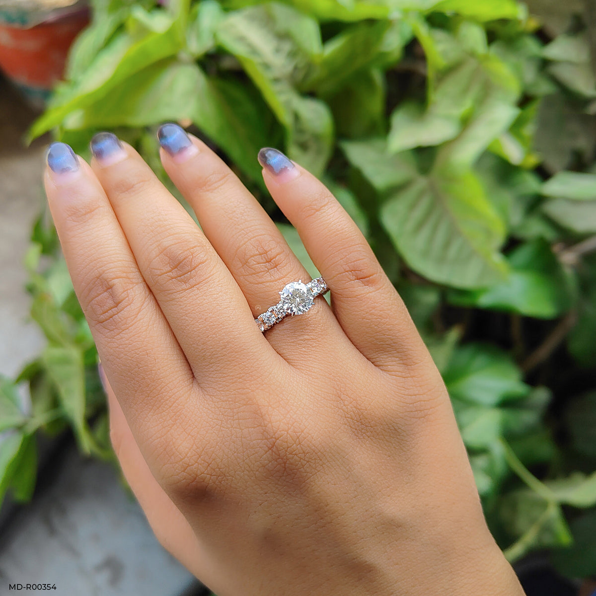 1 Carat Round Classic Side Diamond Ring