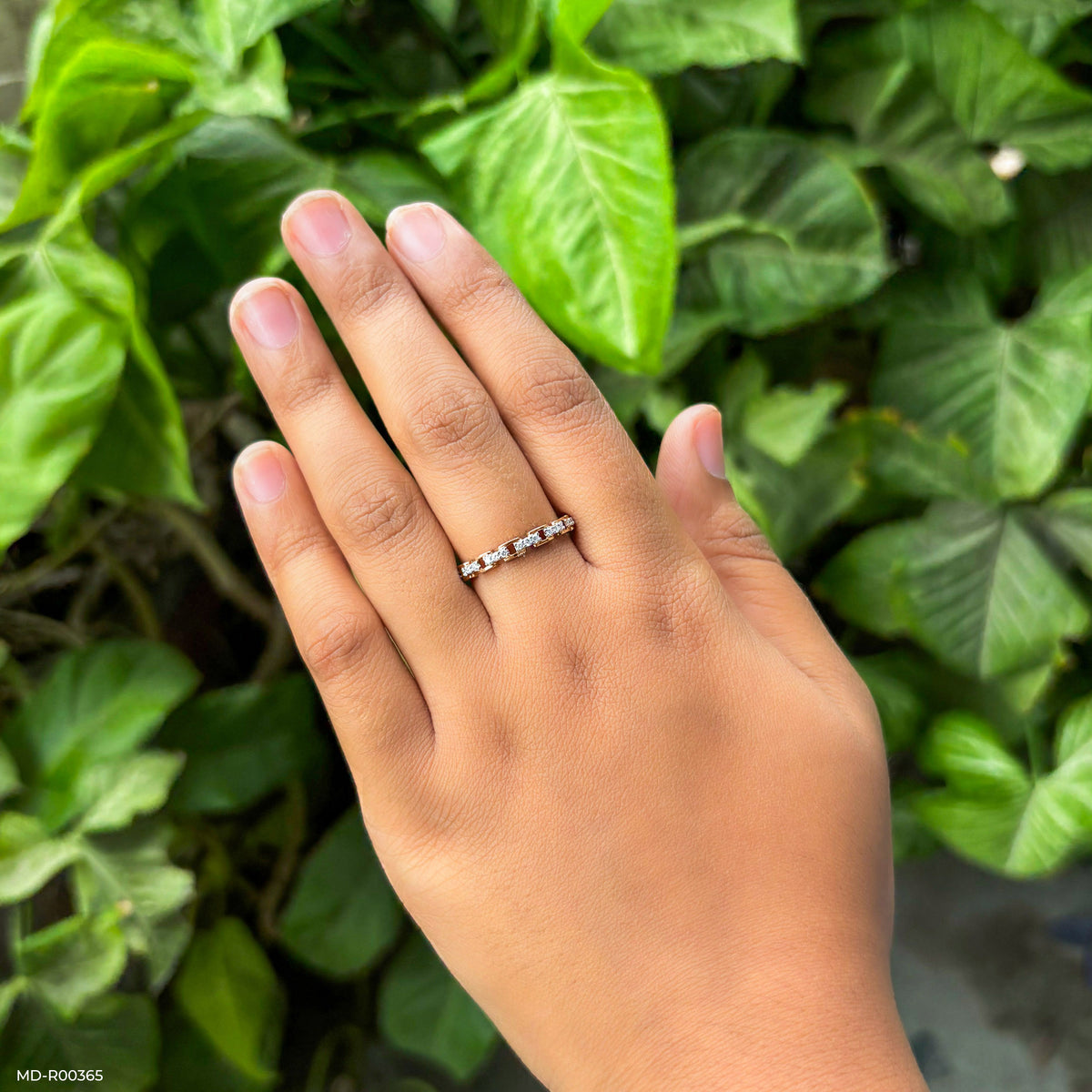 Linked Diamond Rings