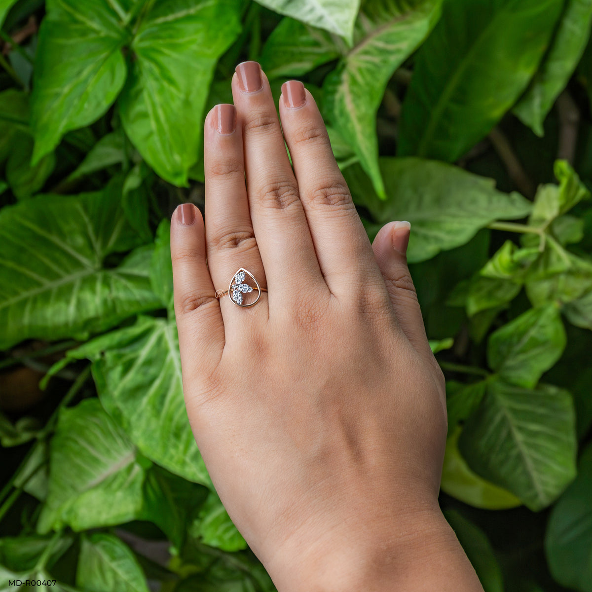 0.25 Carat Sleek Flora Lab Diamond Rings