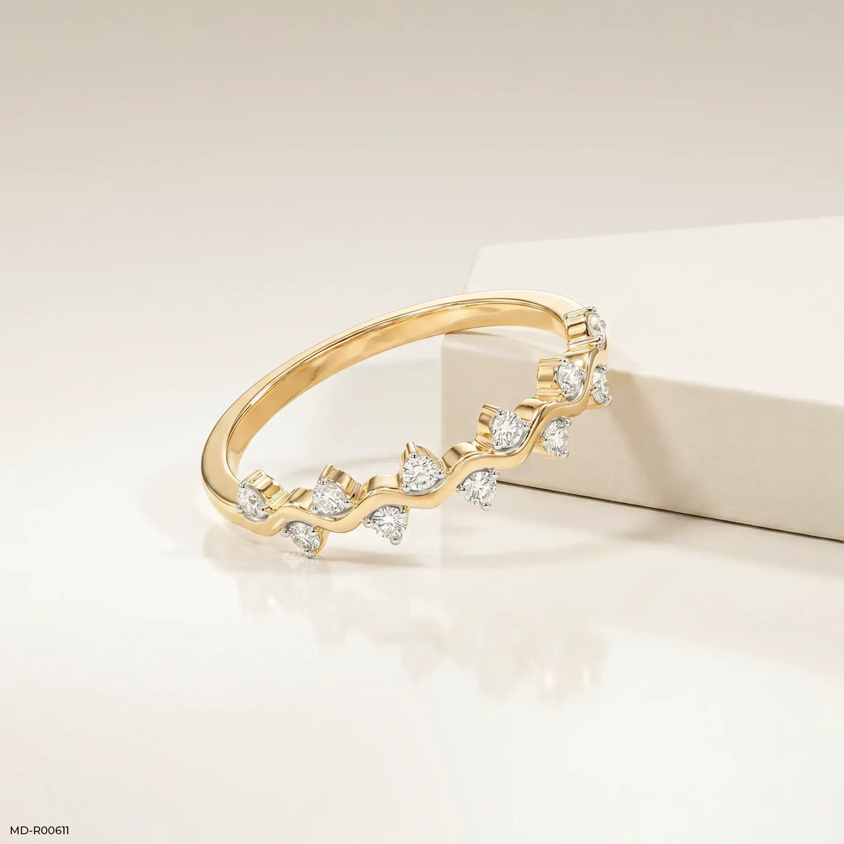 0.20 Carat Shiny Wave Round Diamond Ring