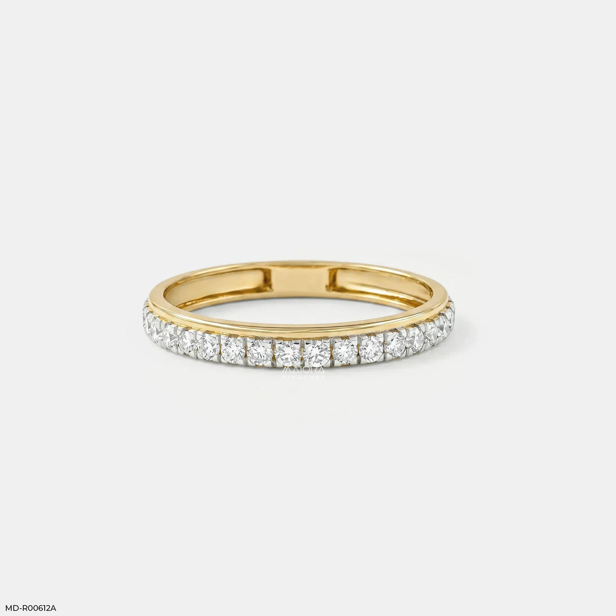 Classic Shine Round Diamond Band Ring
