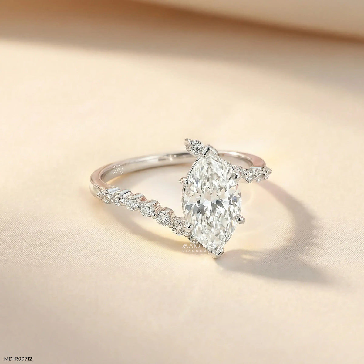 Glamorous Eye Solitaire Diamond Ring