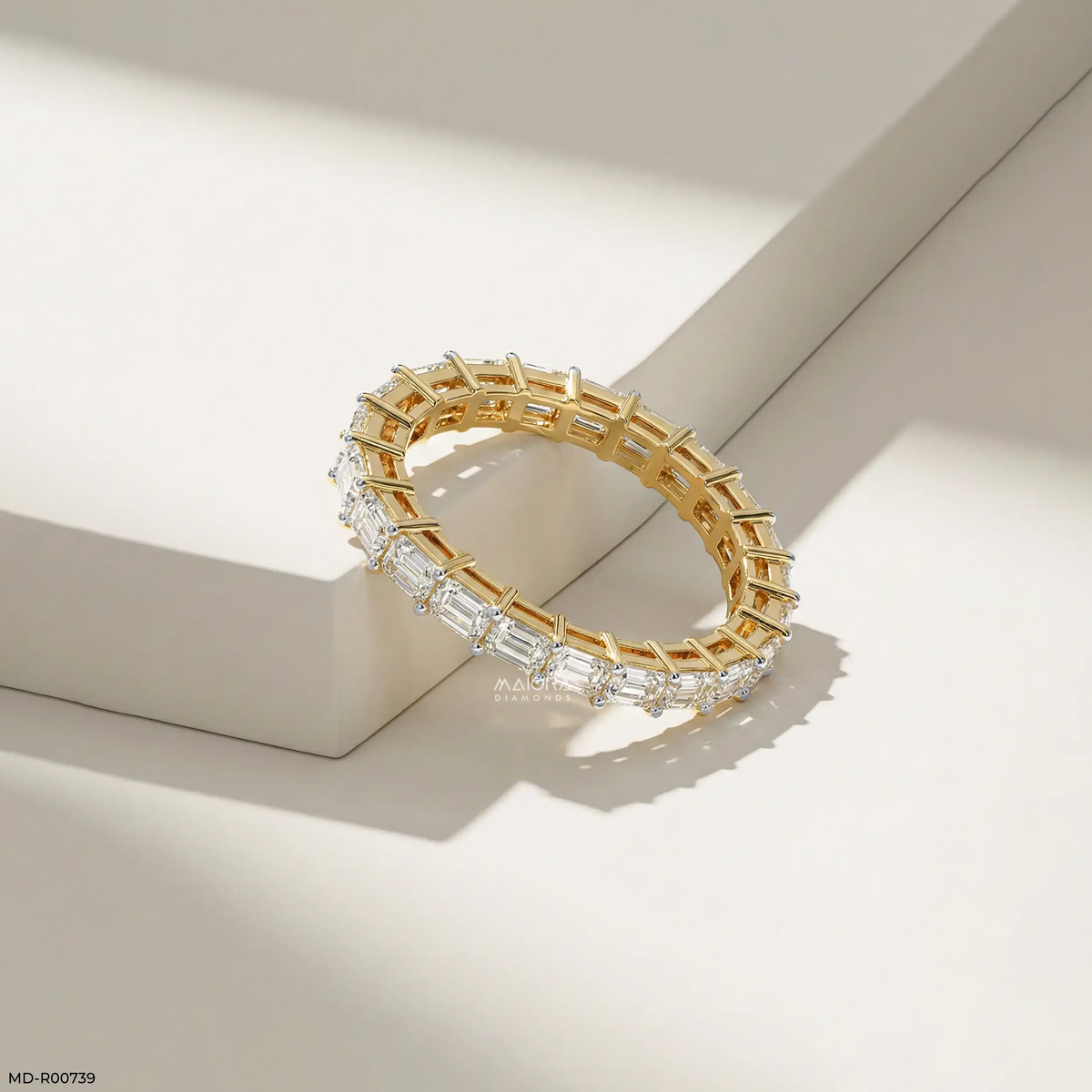 Velvet Glow Emerald Diamond Ring