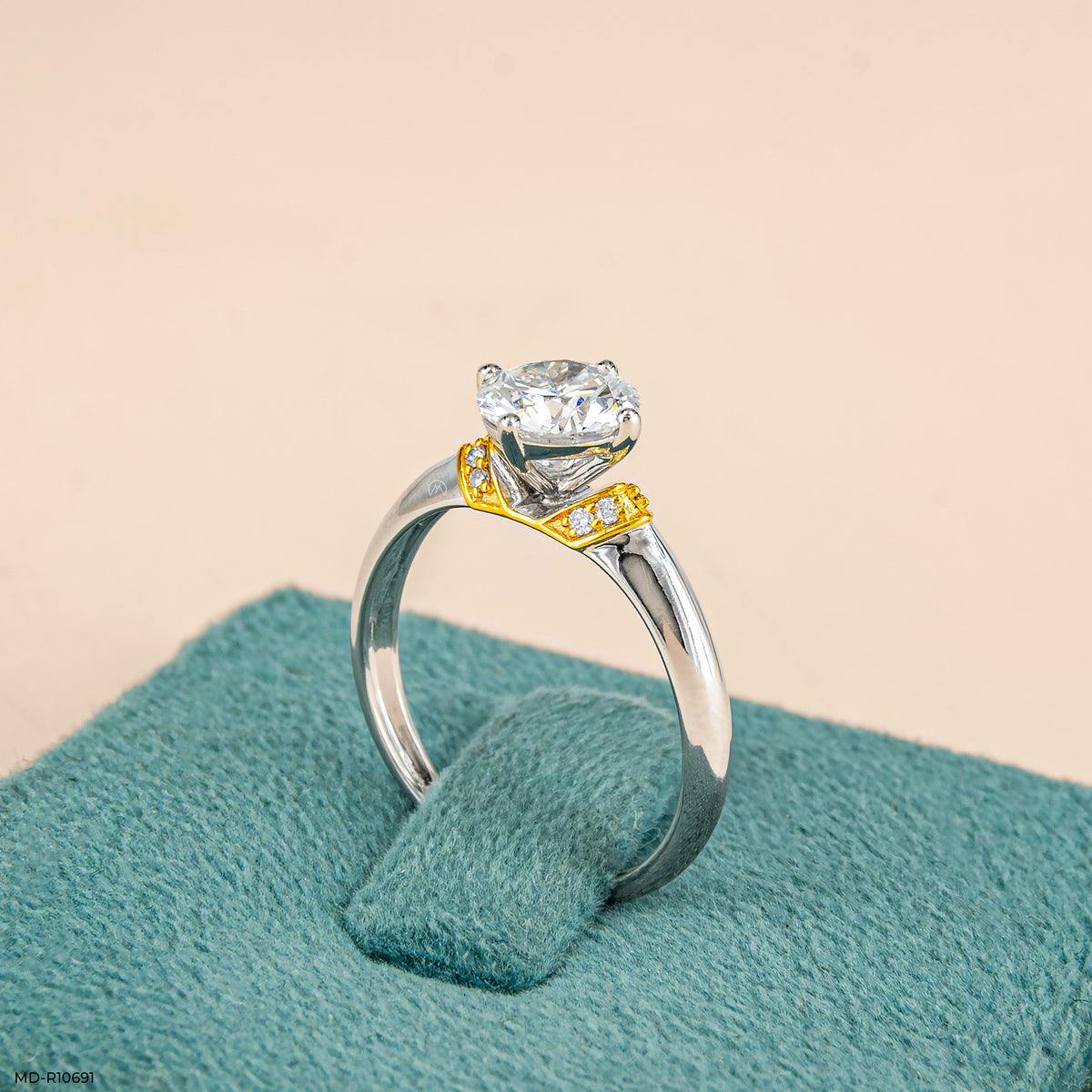 1 Carat Round Spark Solitaire Ring