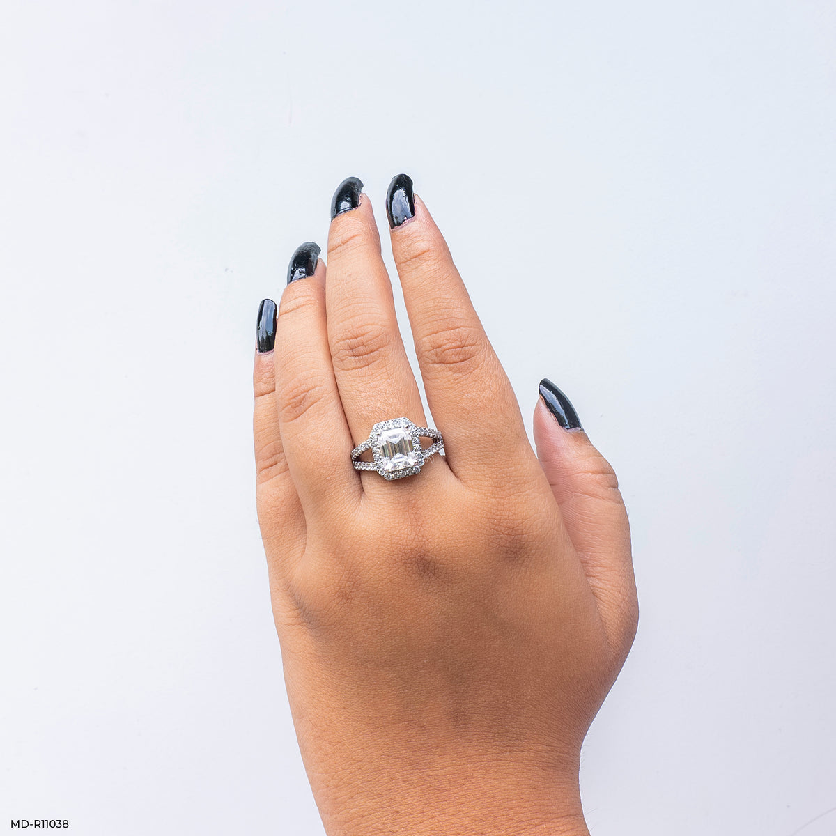 The Regal Split-Shank Ring