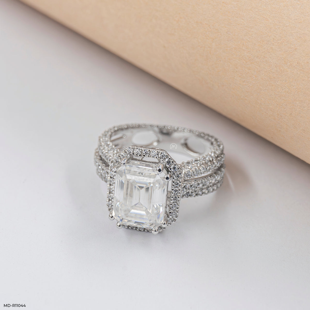 The Glacial Majesty Ring