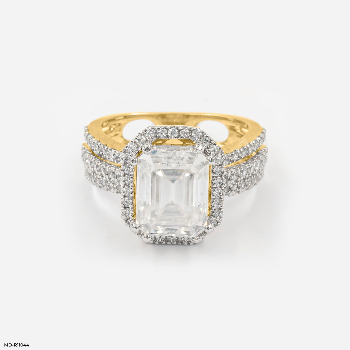 The Glacial Majesty Ring
