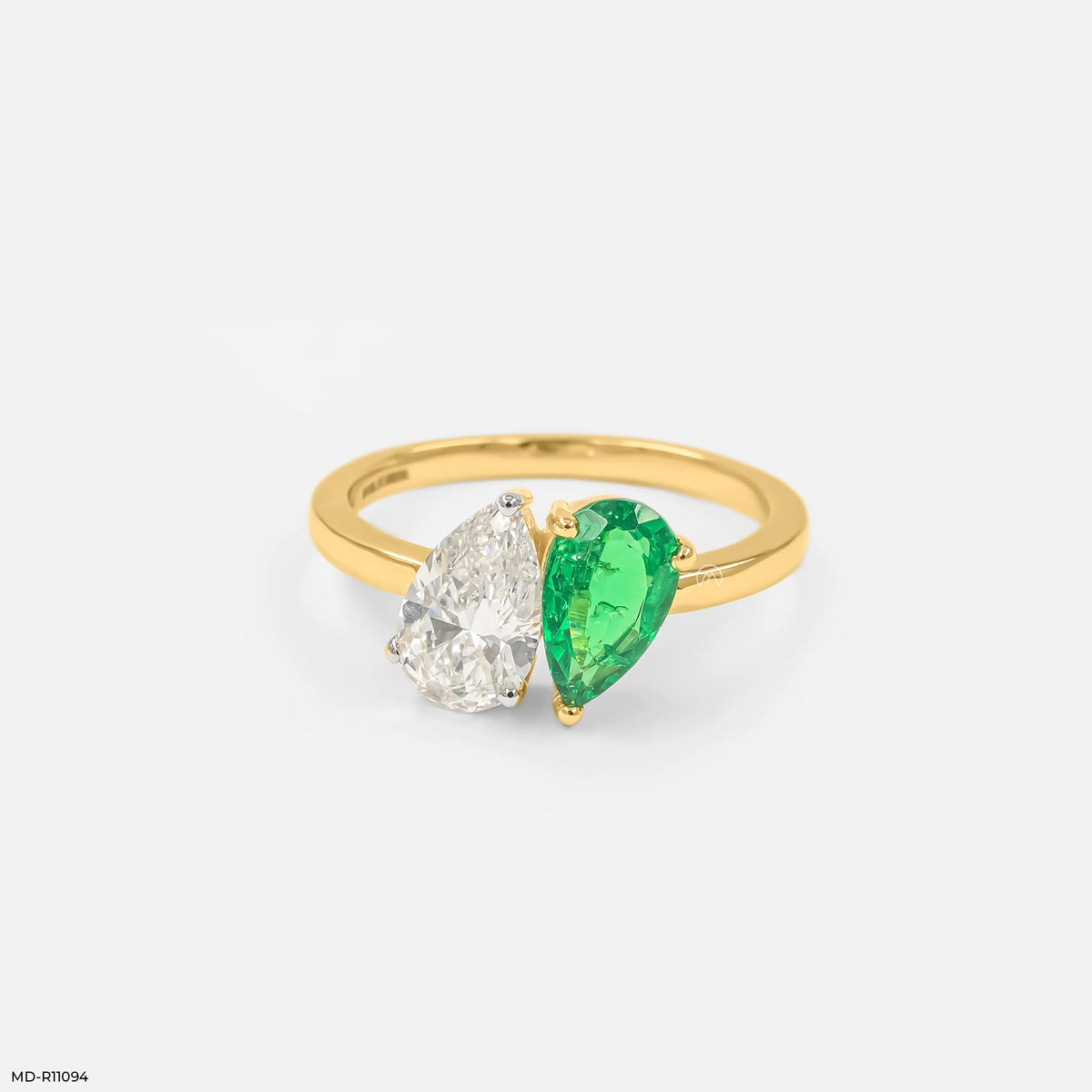 Toi Et Moi Solitaire Emerald Diamond Ring