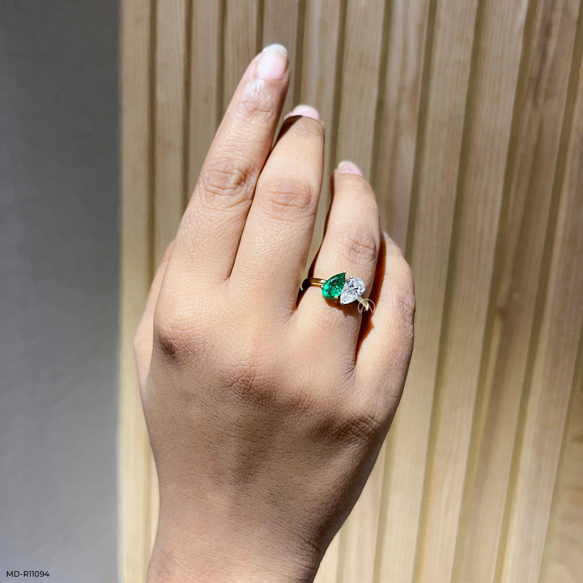 Toi Et Moi Solitaire Emerald Diamond Ring