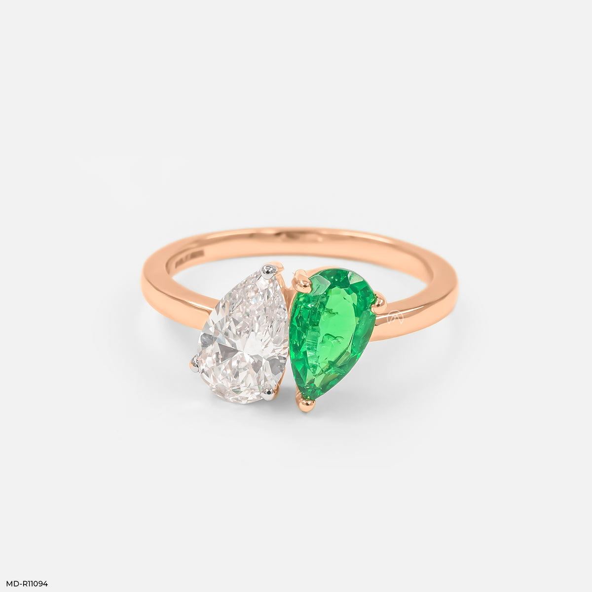 Toi Et Moi Solitaire Emerald Diamond Ring