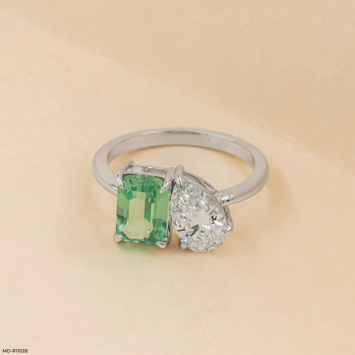 Serene Toi et Moi Solitaire Diamond Rings