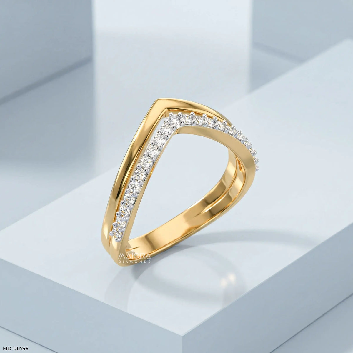 Dual Tone Chevron Vanki Diamond Ring