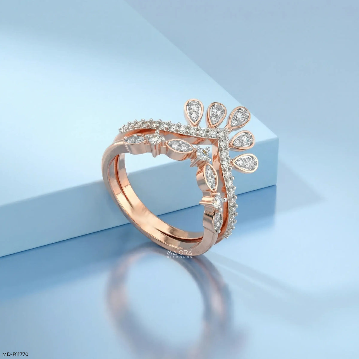Velora Shine Curve Vanki Diamond Ring