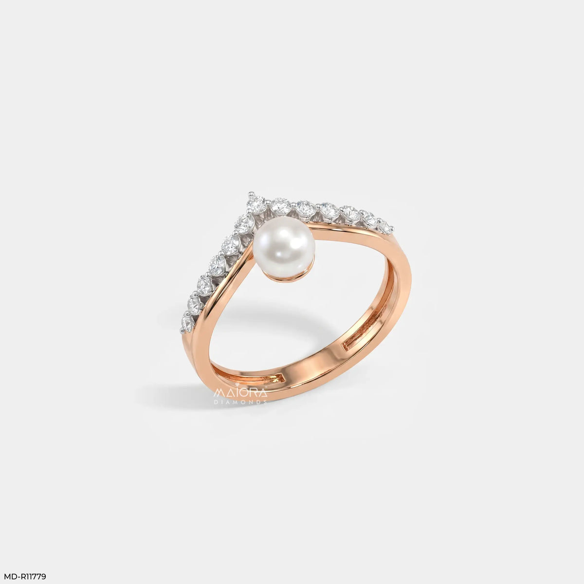 Moonlit Pearl Vanki Diamond Ring