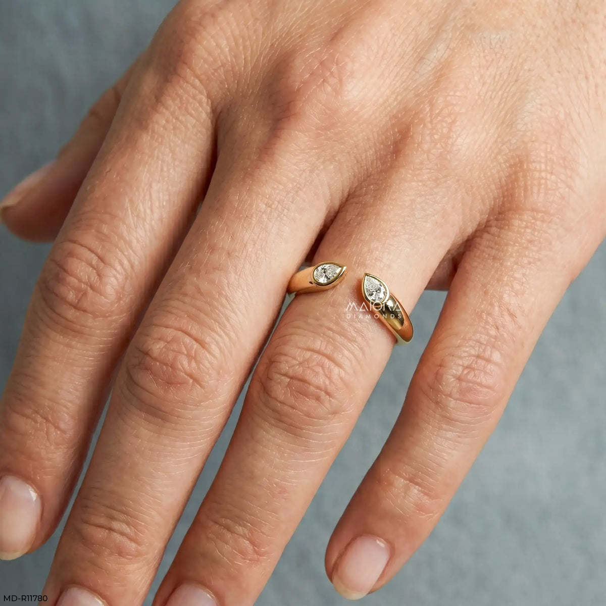 Open Cuff Flame Vanki Diamond Ring