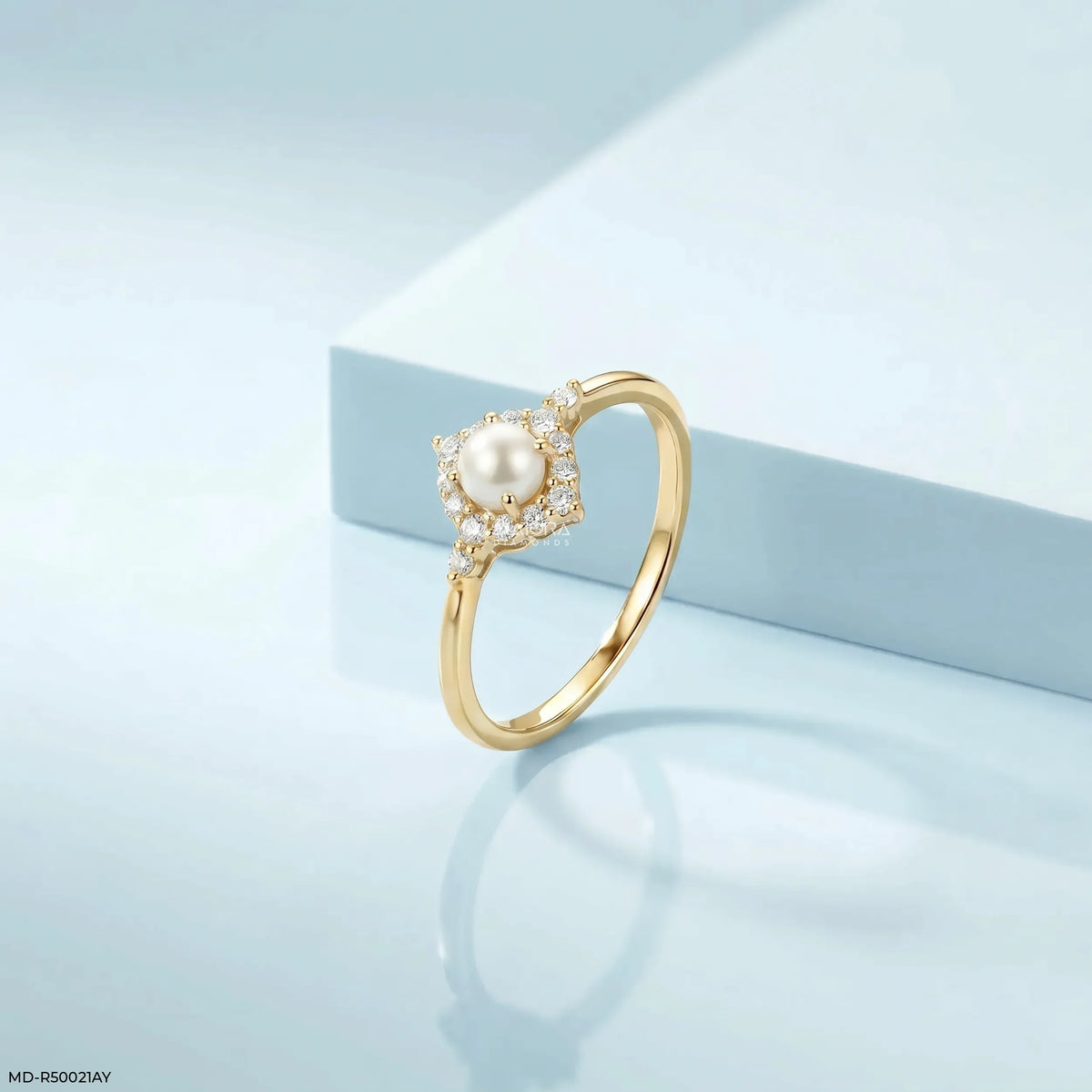 Dazzle Pearl Halo Diamond Ring